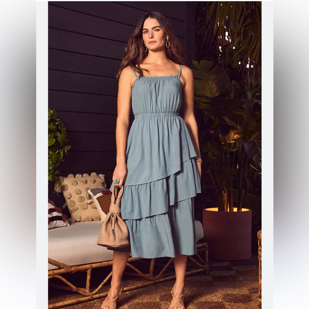 Evereve Blue Tiered Midi Dress Small Women’s Flowy Classy Summer